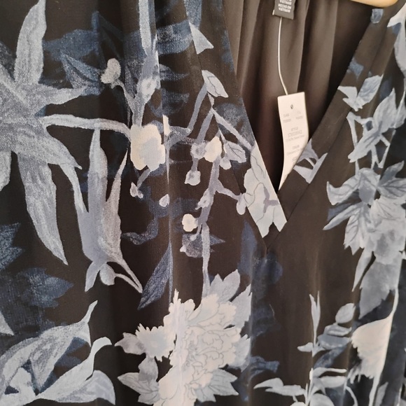 White House Black Market Monochrome Floral Dress - Picture 6 of 10